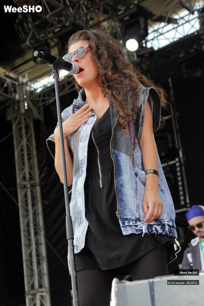 24/40 photos du spectacle About the Girl