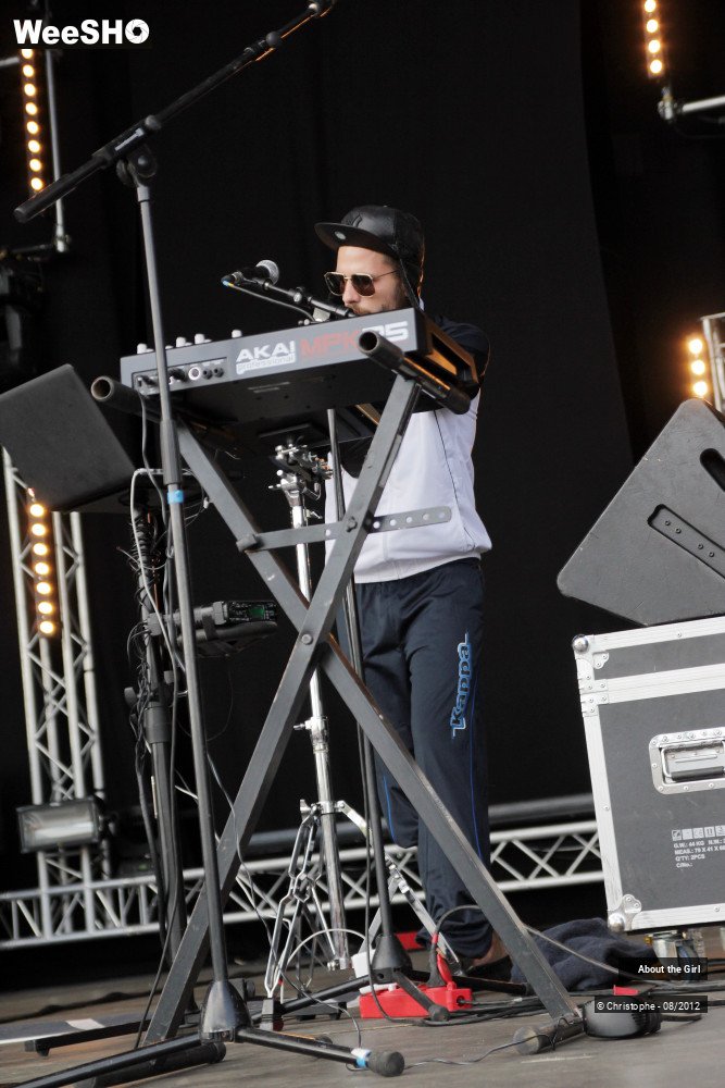 32/40 photos du spectacle About the Girl