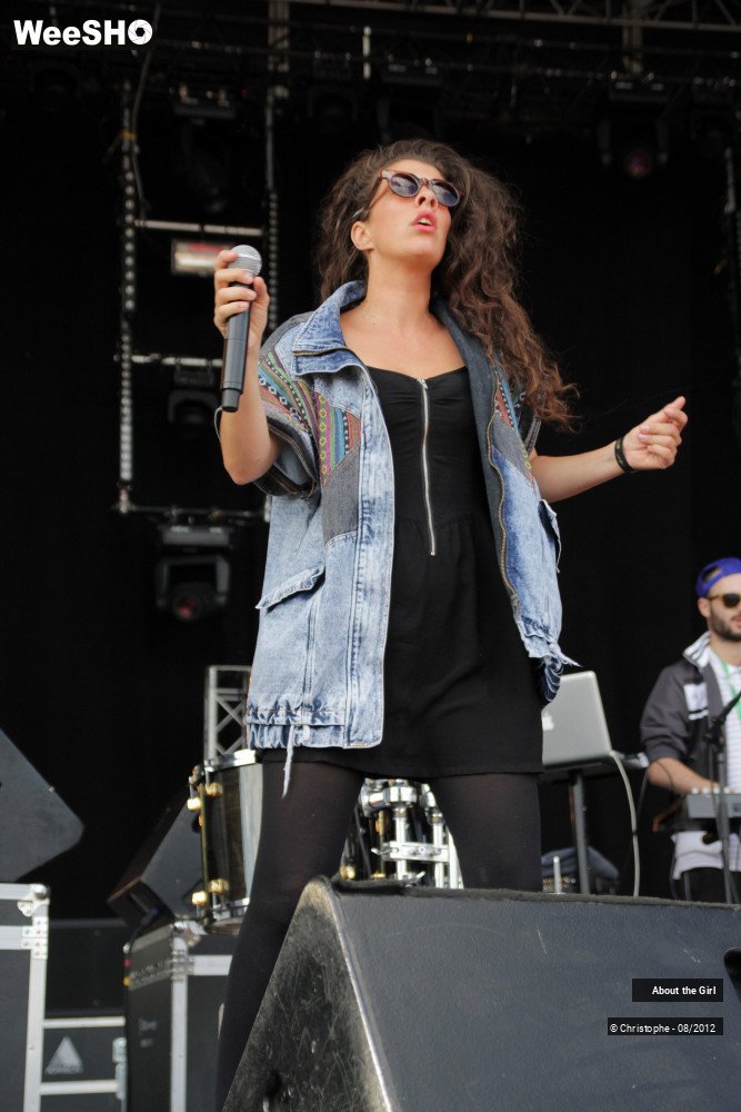 35/40 photos du spectacle About the Girl