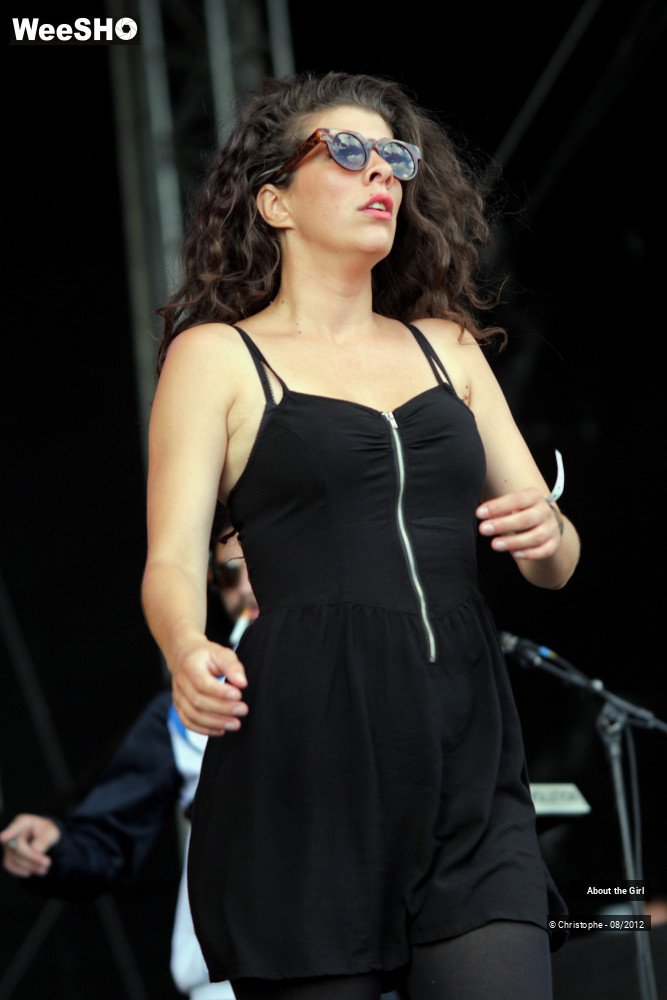 38/40 photos du spectacle About the Girl