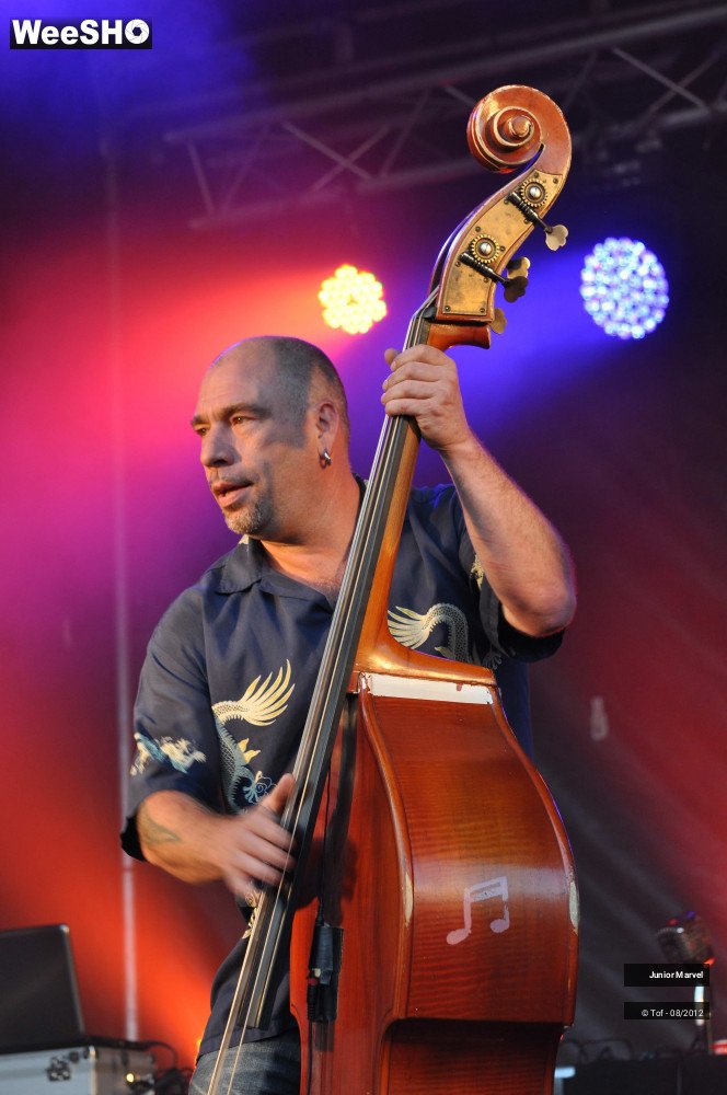 20/23 photos du spectacle Junior Marvel