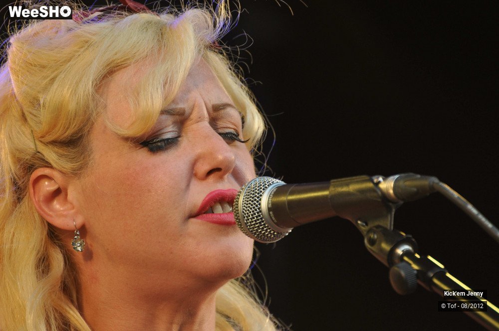 2/32 photos du spectacle Kick'em Jenny  