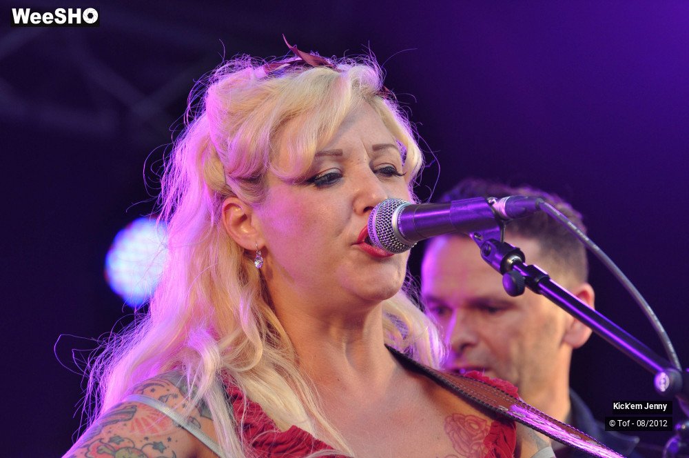 3/32 photos du spectacle Kick'em Jenny  