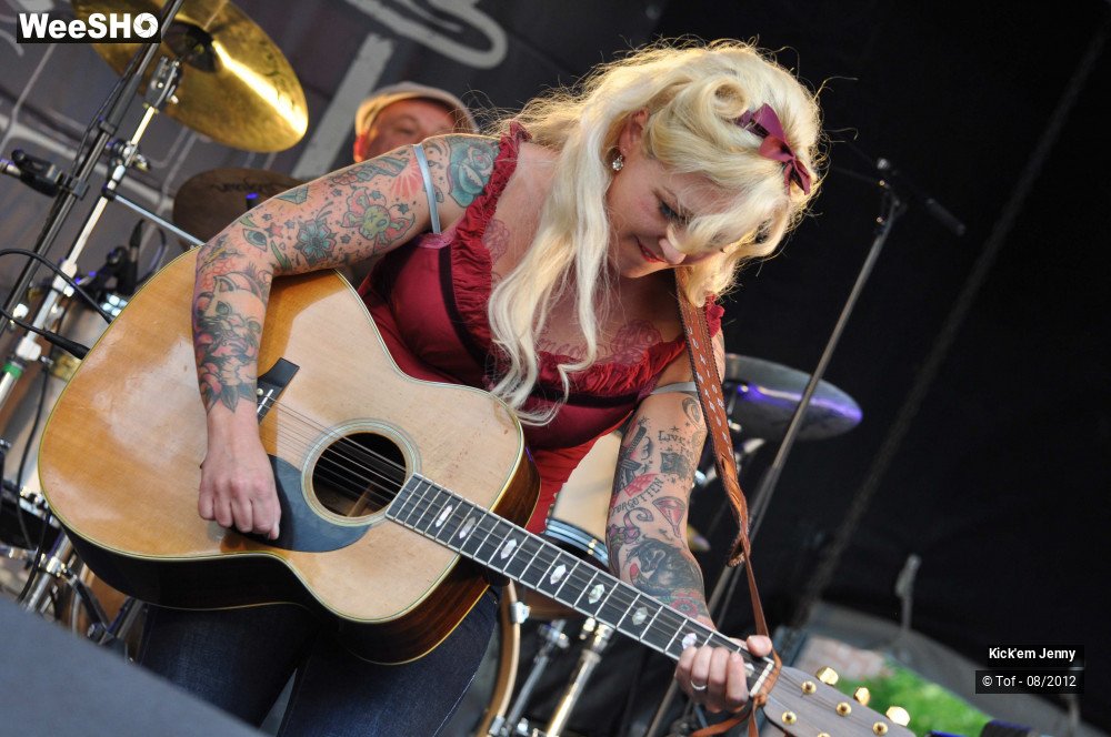 4/32 photos du spectacle Kick'em Jenny  