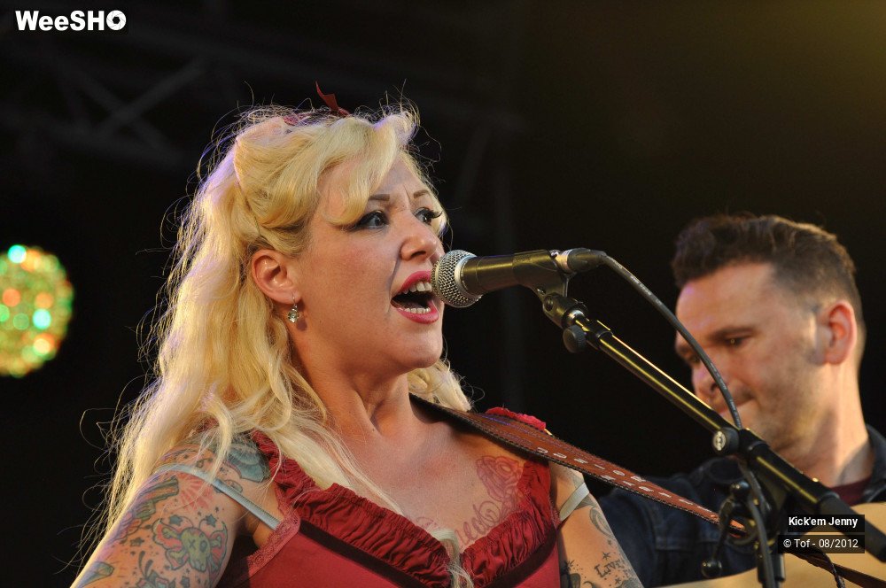 5/32 photos du spectacle Kick'em Jenny  