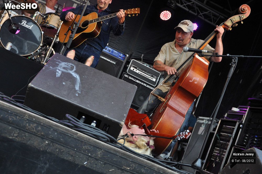 10/32 photos du spectacle Kick'em Jenny  