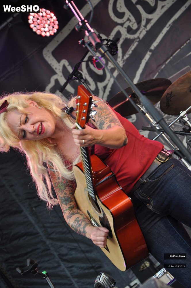 13/32 photos du spectacle Kick'em Jenny  