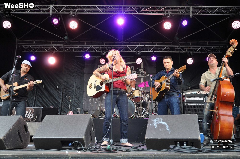 14/32 photos du spectacle Kick'em Jenny  