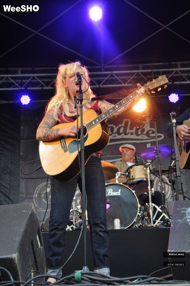 20/32 photos du spectacle Kick'em Jenny  