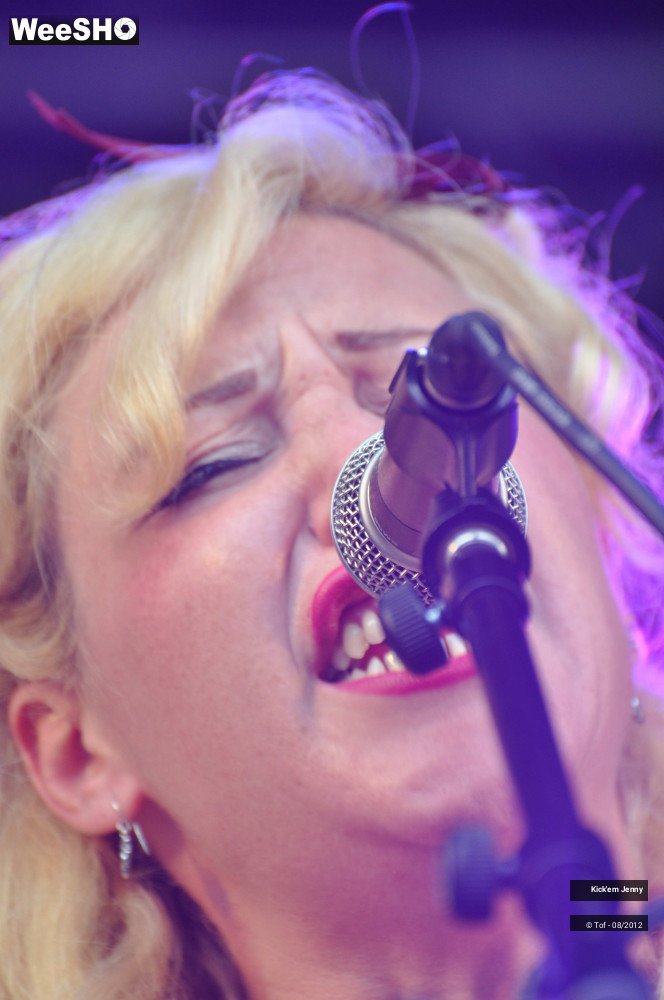 21/32 photos du spectacle Kick'em Jenny  