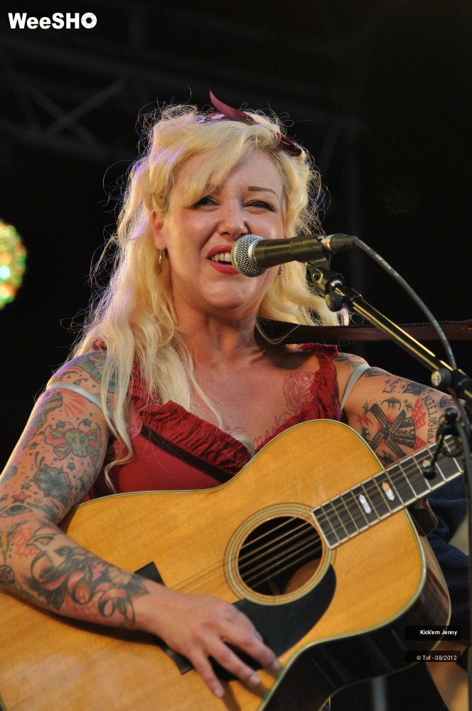 22/32 photos du spectacle Kick'em Jenny  