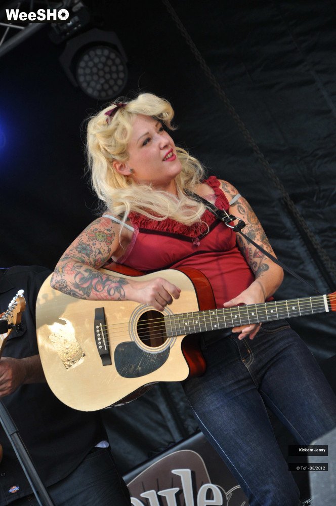 23/32 photos du spectacle Kick'em Jenny  