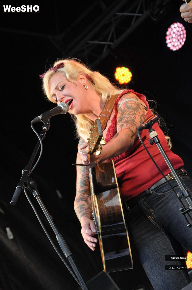 26/32 photos du spectacle Kick'em Jenny  