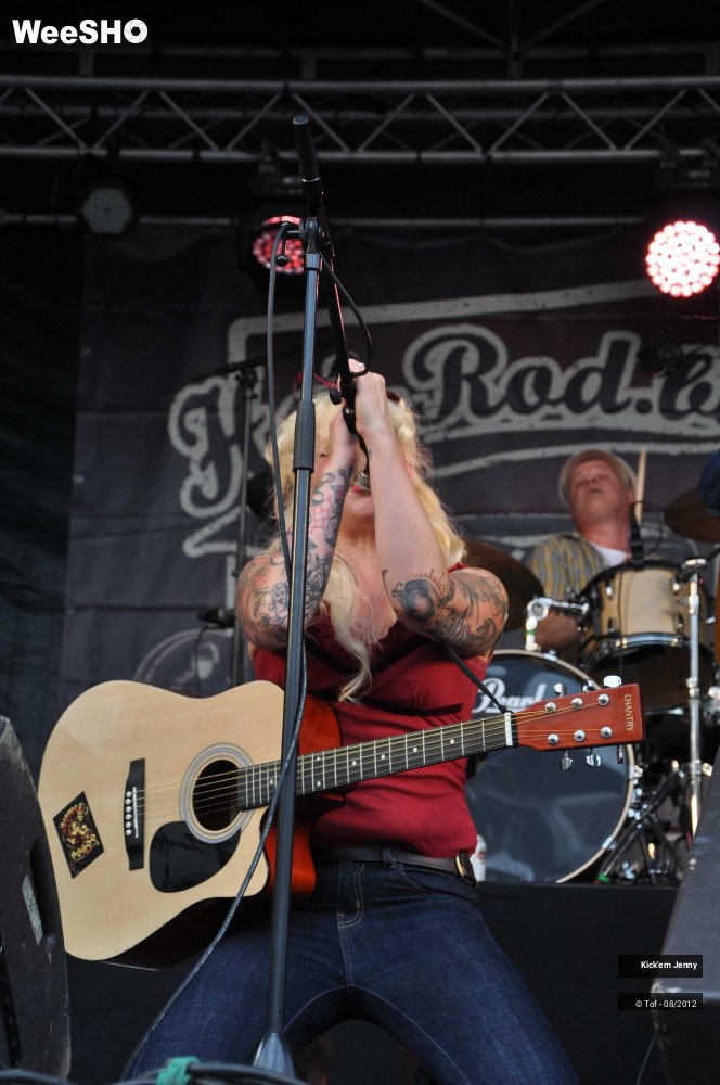 29/32 photos du spectacle Kick'em Jenny  