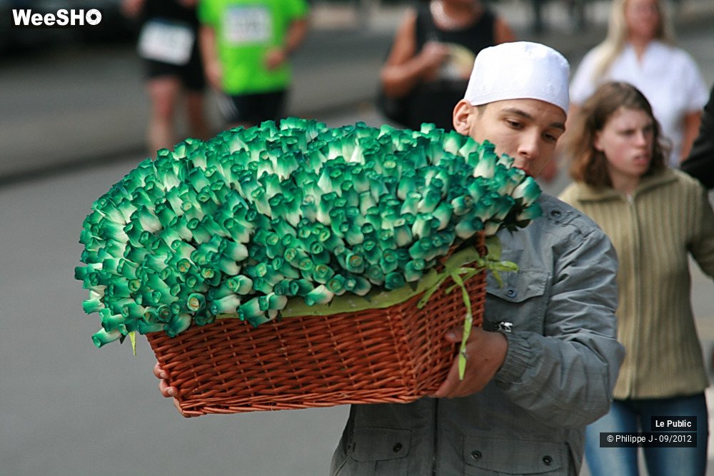 5/46 photos du spectacle La Braderie Ambiance