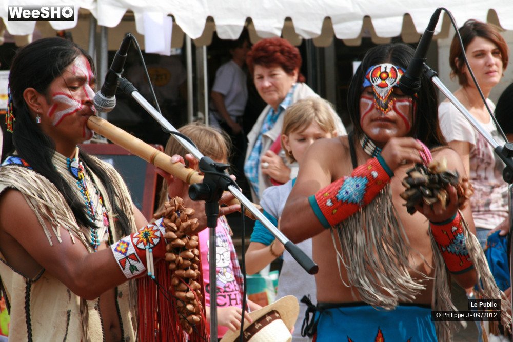 18/46 photos du spectacle La Braderie Ambiance