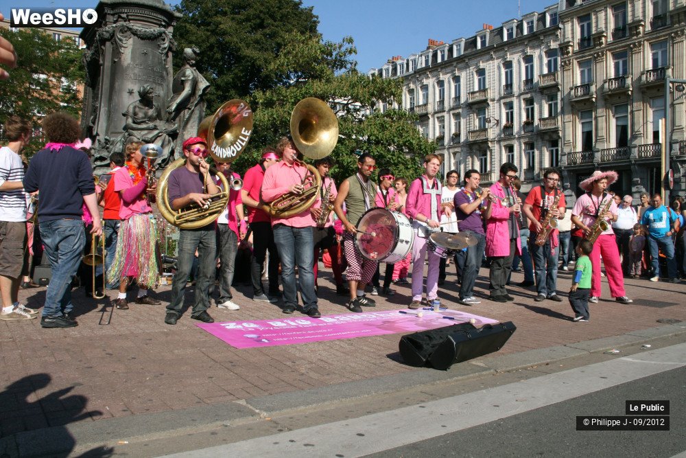 29/46 photos du spectacle La Braderie Ambiance