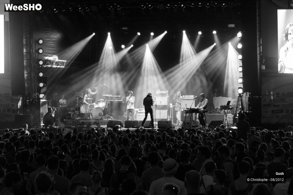 16/26 photos du spectacle Gush