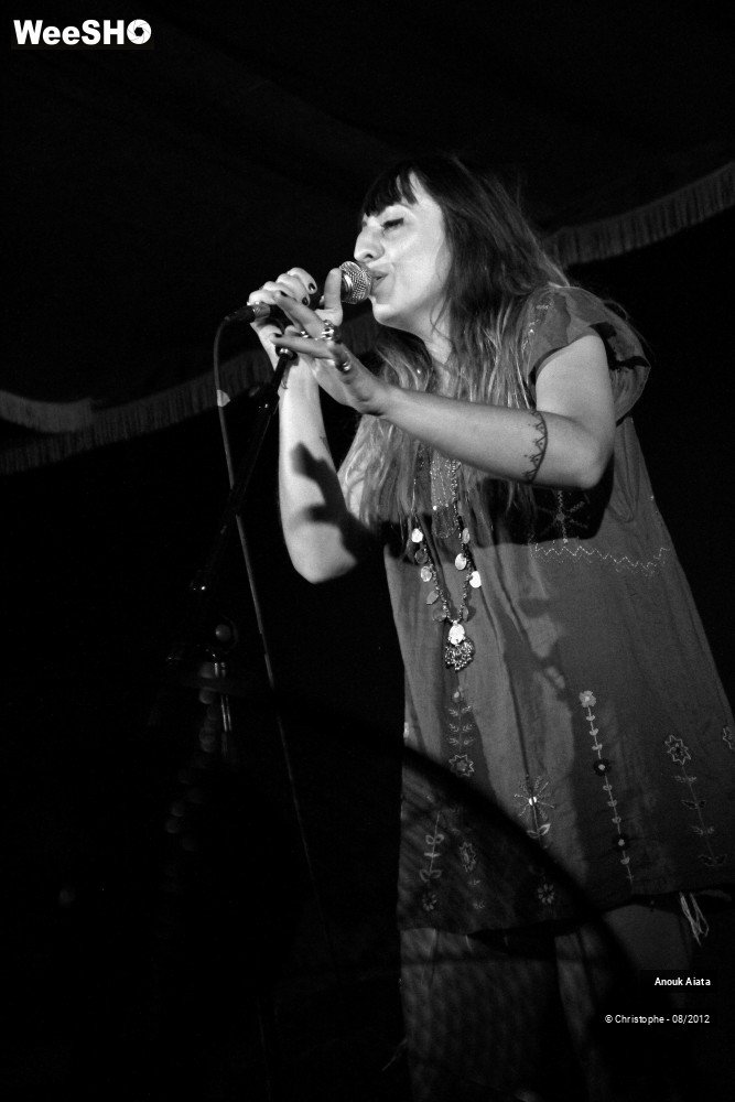 15/21 photos du spectacle Anouk Aiata