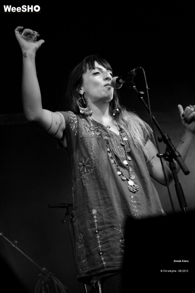 16/21 photos du spectacle Anouk Aiata