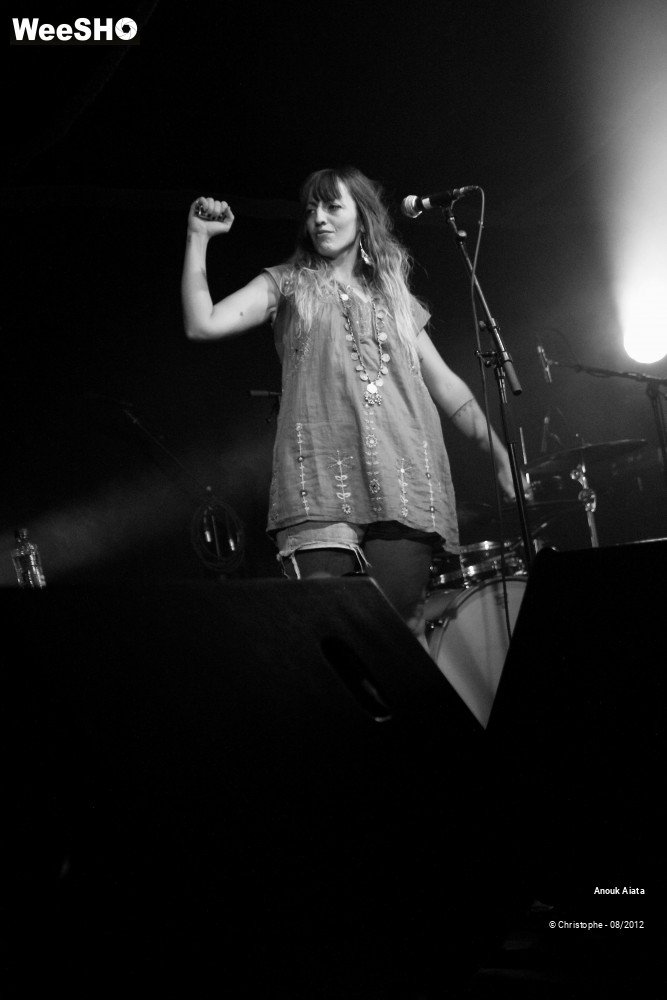 20/21 photos du spectacle Anouk Aiata