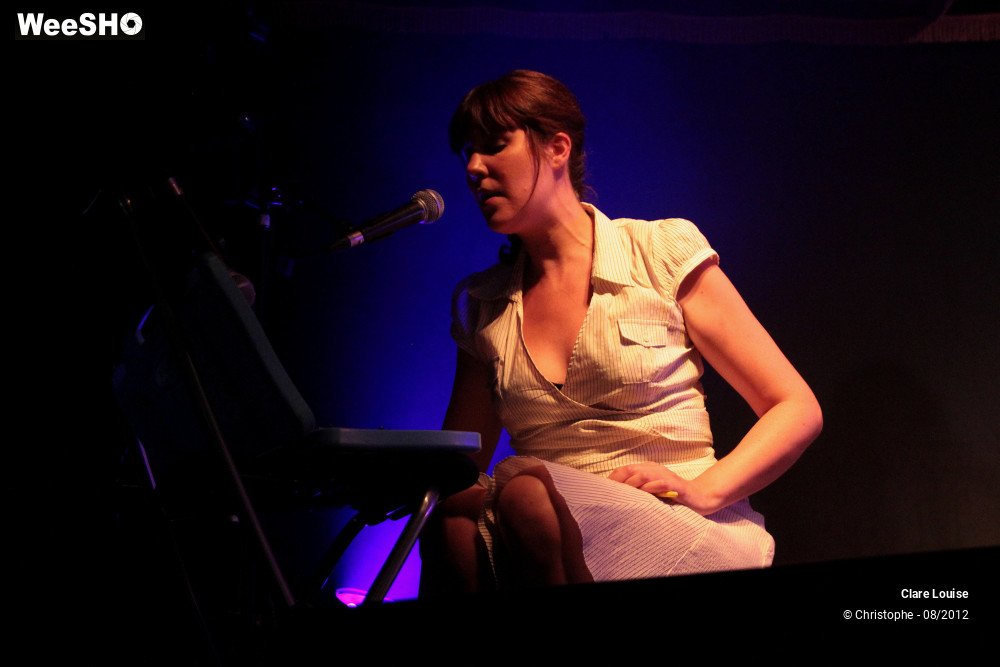 4/33 photos du spectacle Clare Louise