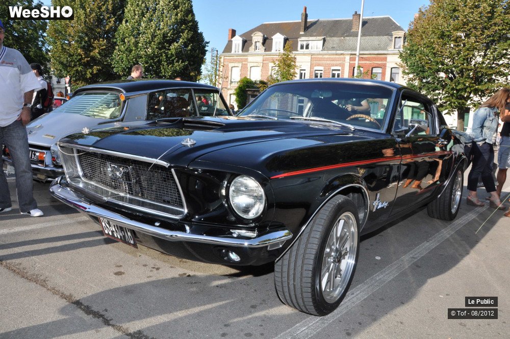 4/24 photos du spectacle US cars & bikes  