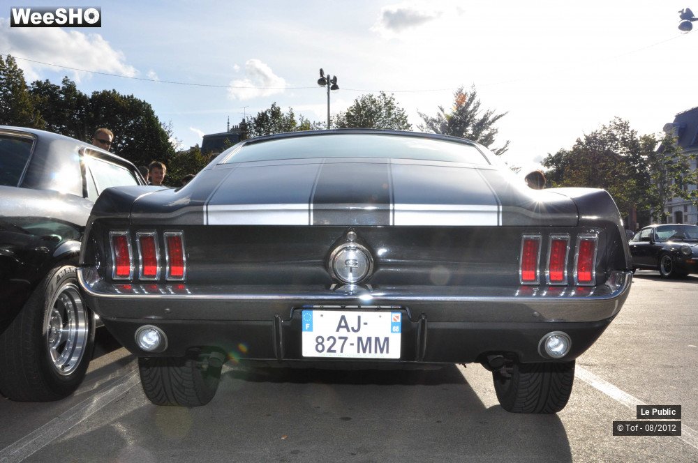 16/24 photos du spectacle US cars & bikes  