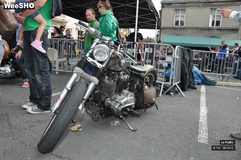 17/24 photos du spectacle US cars & bikes  