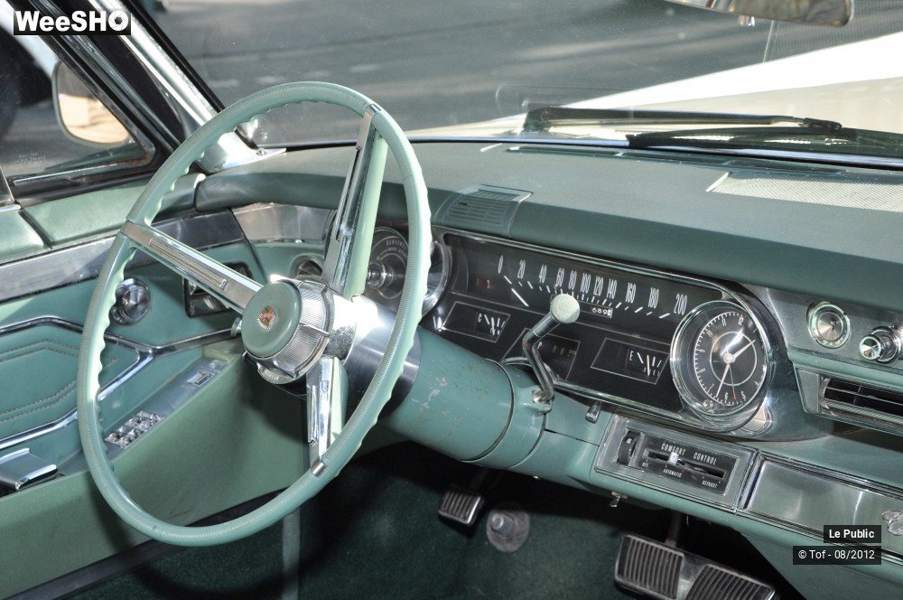 18/24 photos du spectacle US cars & bikes  