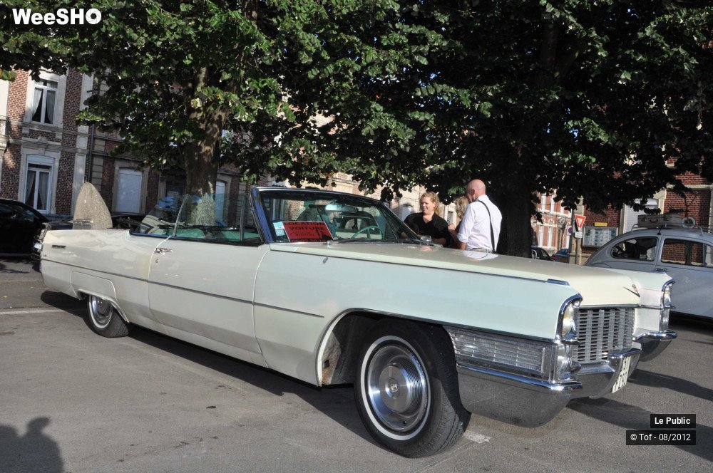 19/24 photos du spectacle US cars & bikes  