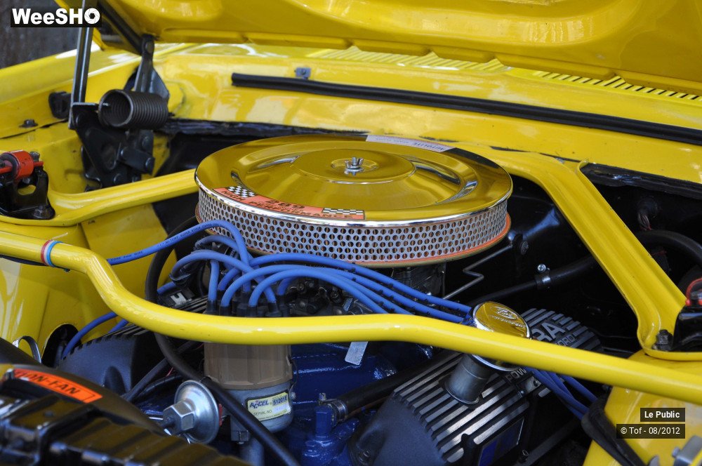 21/24 photos du spectacle US cars & bikes  