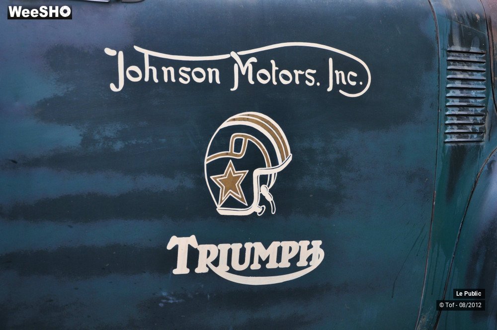 22/24 photos du spectacle US cars & bikes  