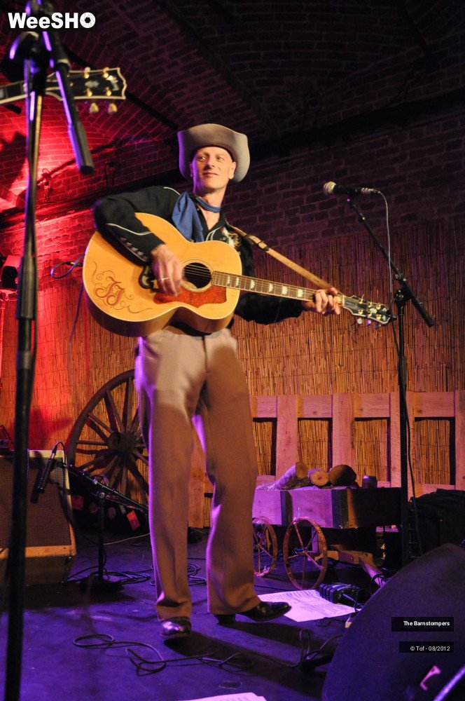 19/20 photos du spectacle The Barnstompers  