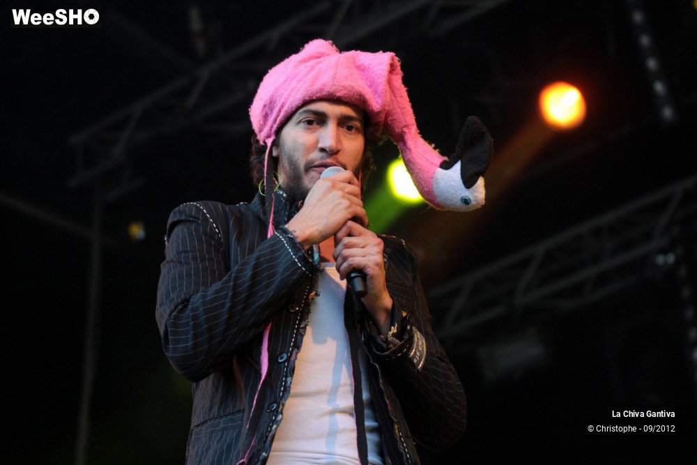 4/33 photos du spectacle La Chiva Gantiva