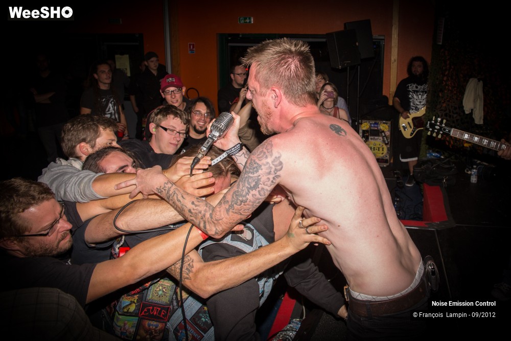 9/35 photos du spectacle Noise Emission Control