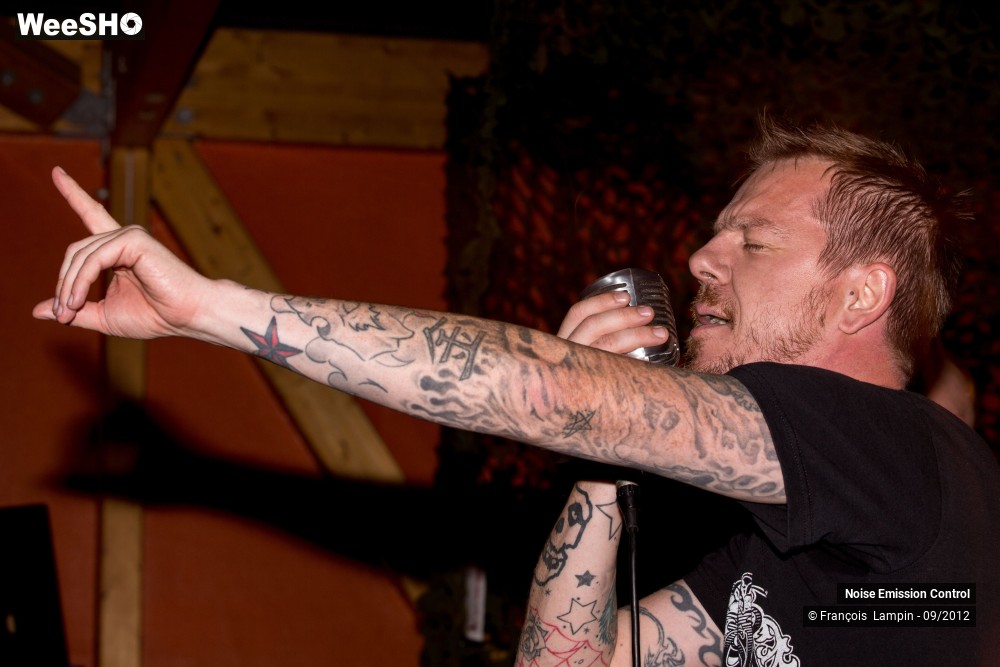 18/35 photos du spectacle Noise Emission Control