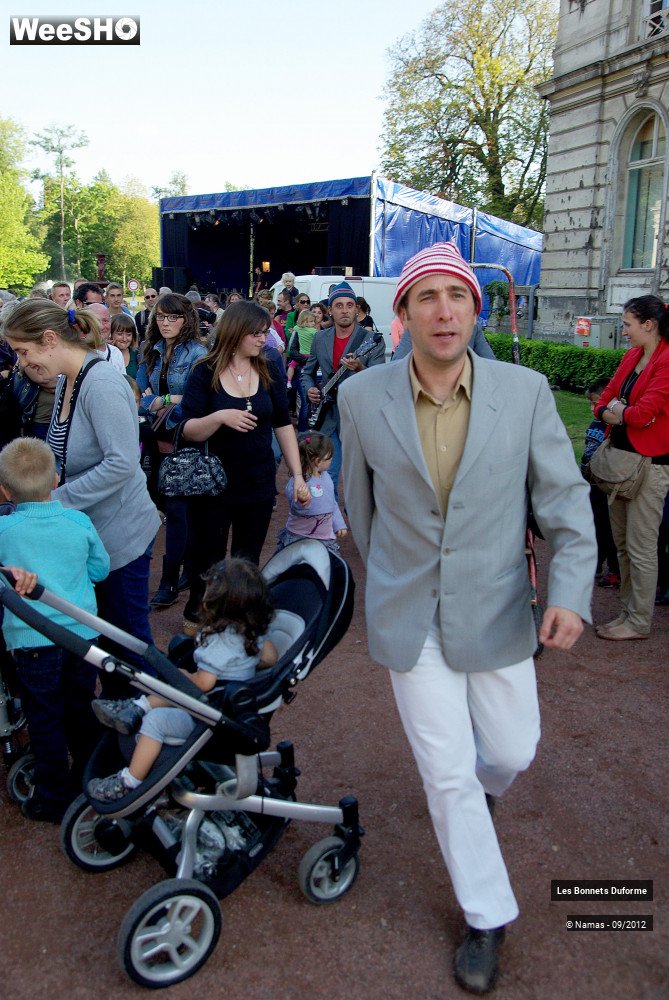 16/16 photos du spectacle Les Bonnets Duforme