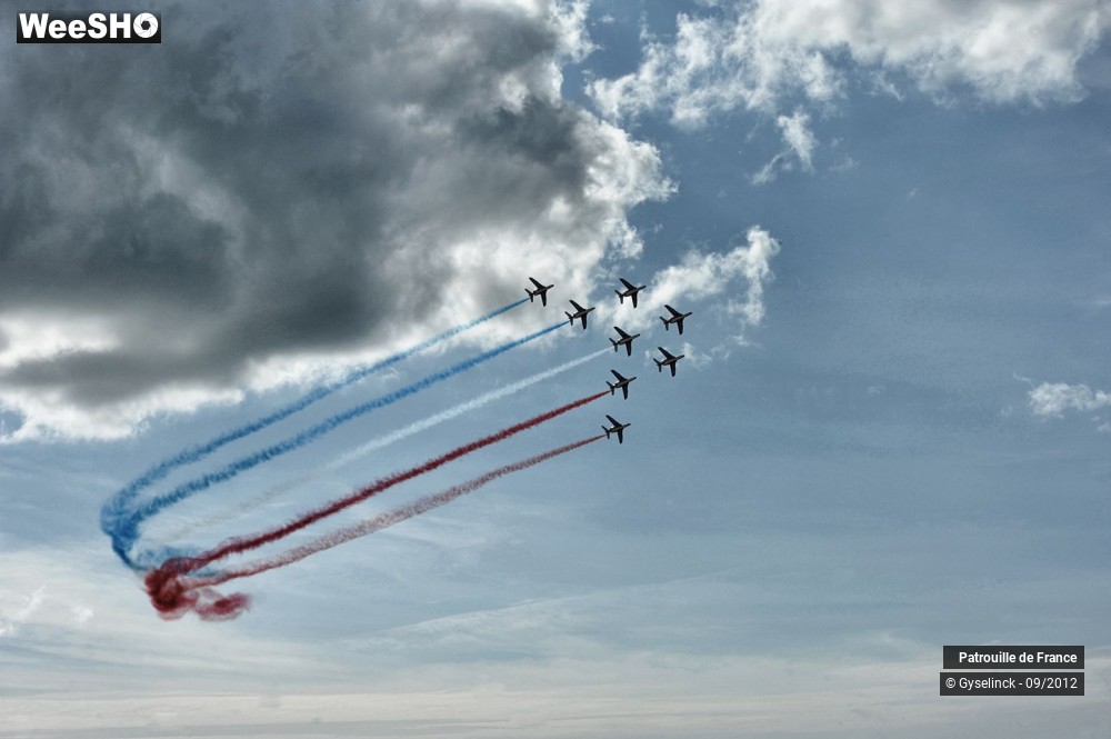 11/33 photos du spectacle Patrouille de France