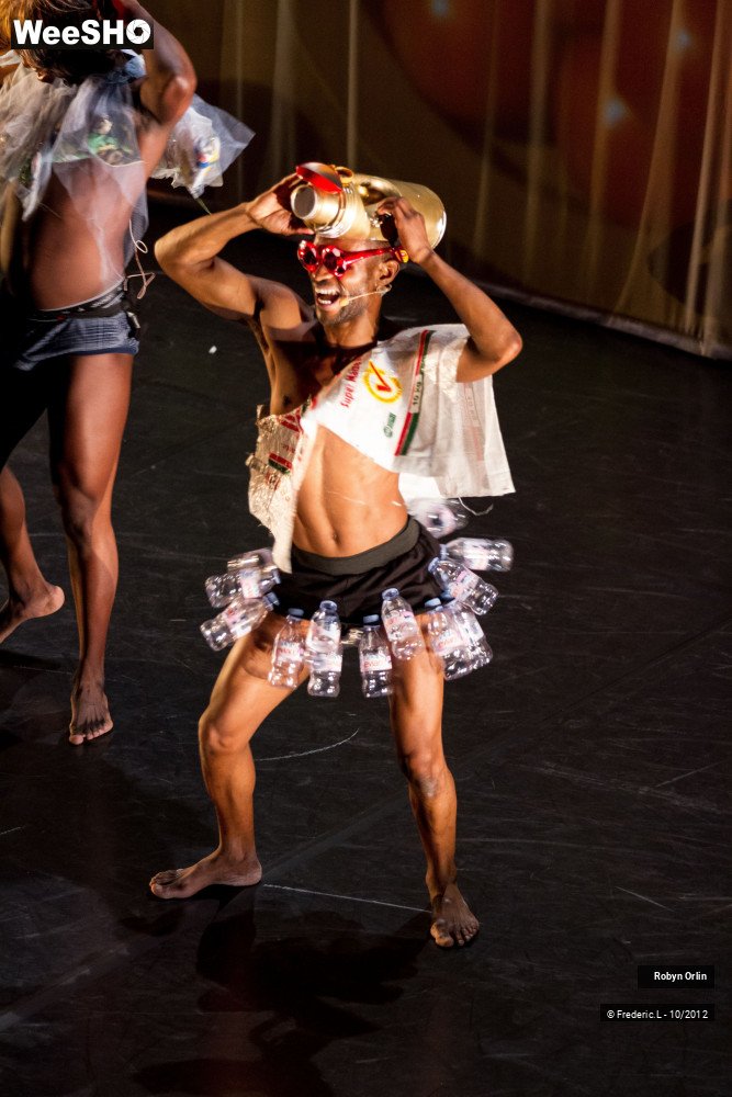 33/42 photos du spectacle Beauty remained for just a moment...