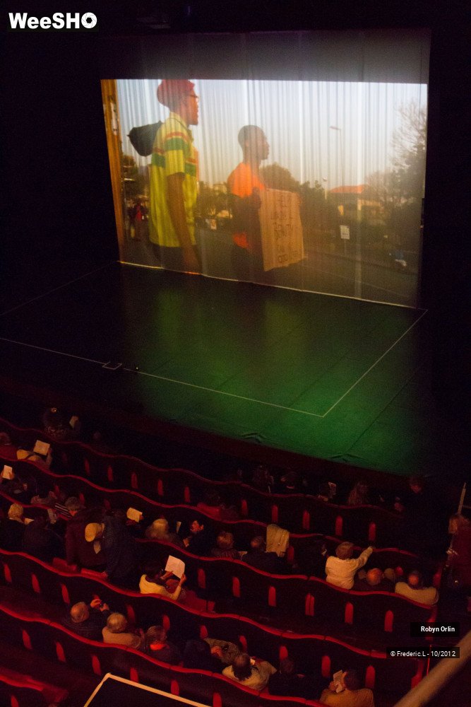 38/42 photos du spectacle Beauty remained for just a moment...