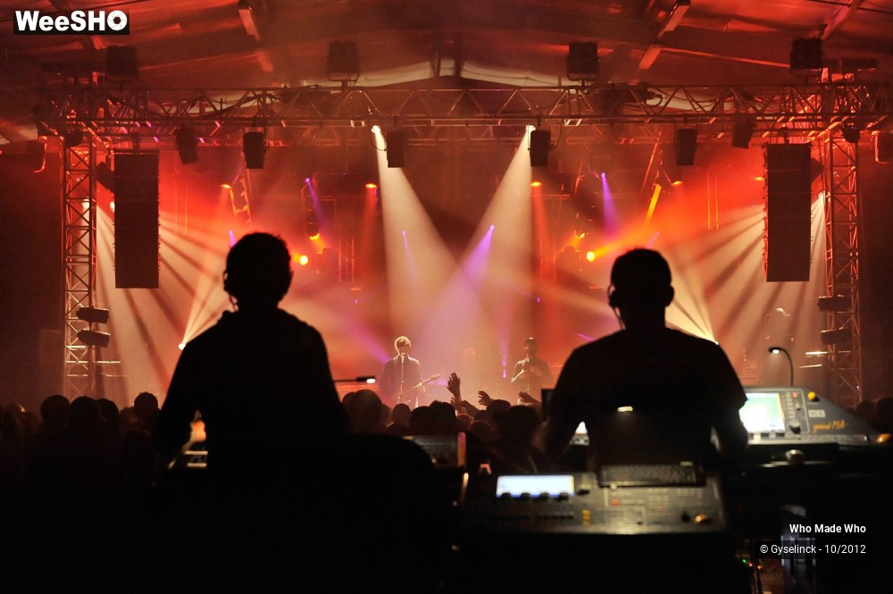 7/25 photos du spectacle Who made Who 