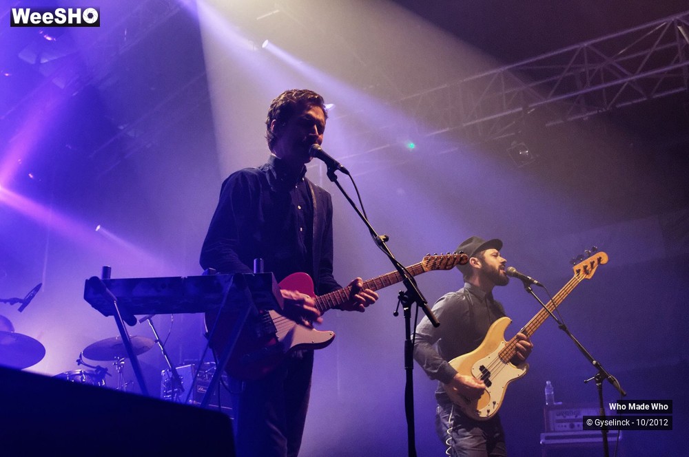 23/25 photos du spectacle Who made Who 