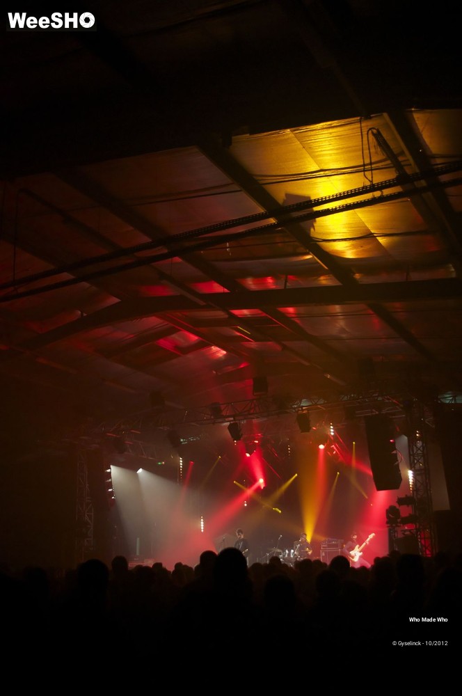 24/25 photos du spectacle Who made Who 