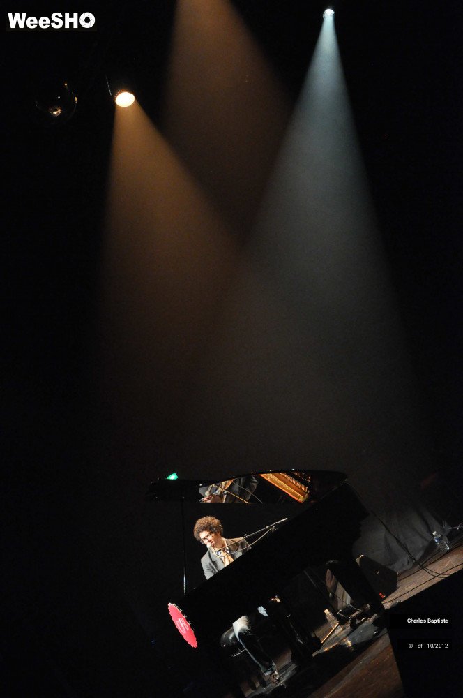19/33 photos du spectacle Charles Baptiste