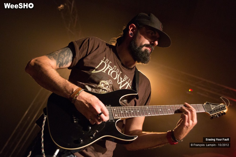 24/26 photos du spectacle Erasing Your Fault