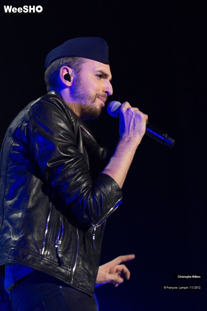 9/45 photos du spectacle Christophe Willem