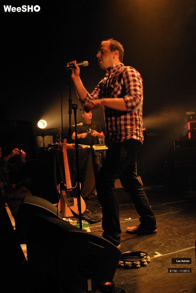 8/12 photos du spectacle Les autres