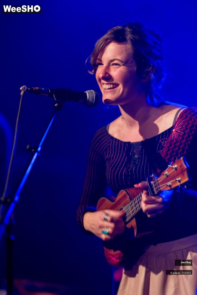 18/30 photos du spectacle June Bug