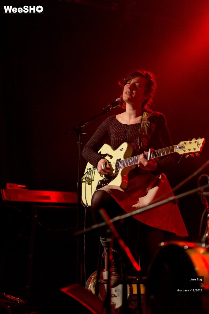 19/30 photos du spectacle June Bug